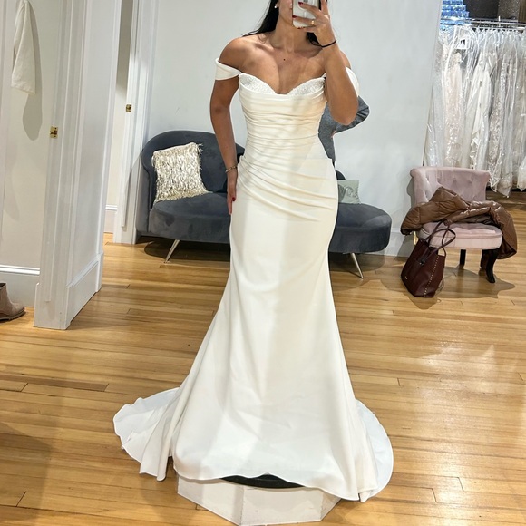 BRAND NEW NEVER WORN!Beautiful A-Line wedding gown original packaging with tags